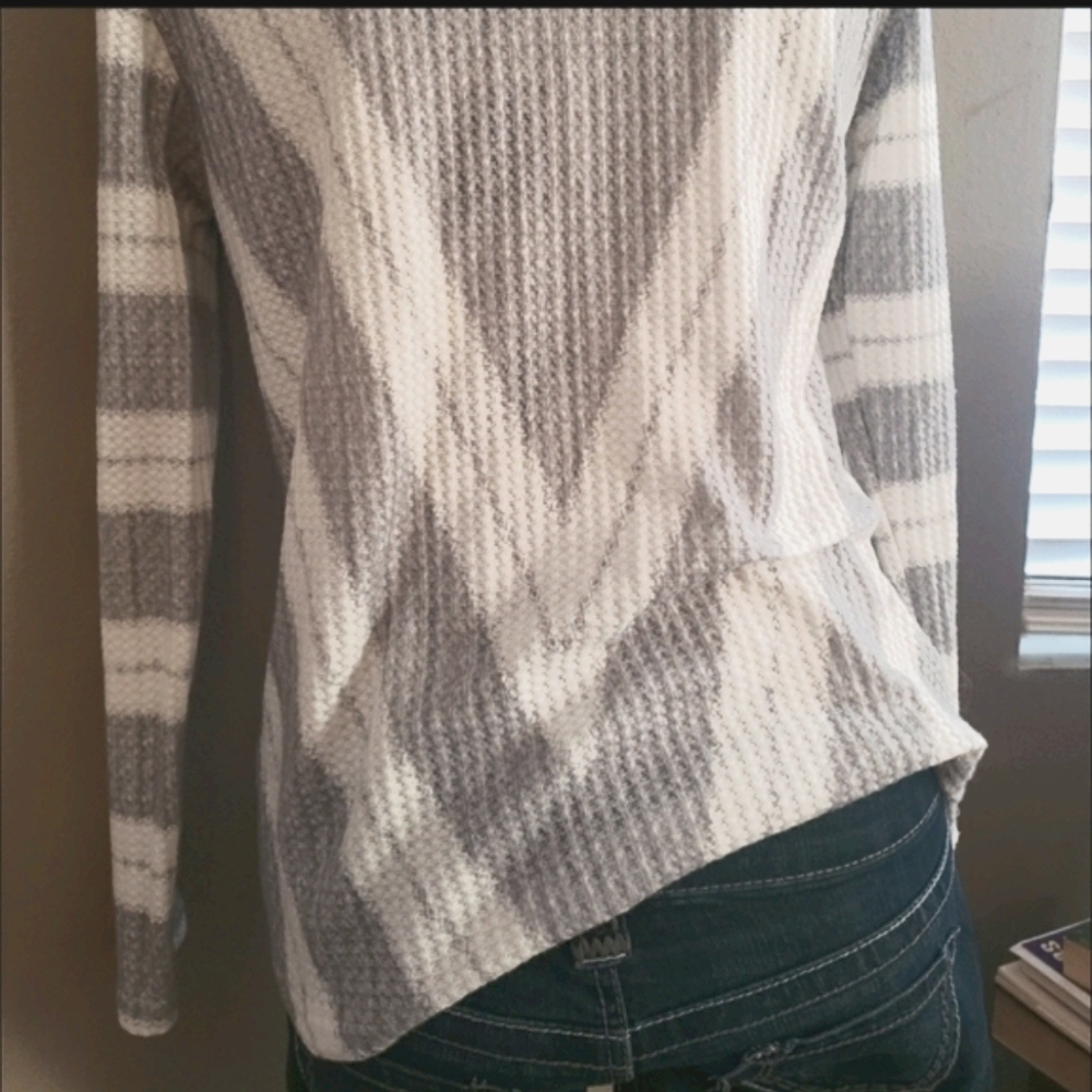 Chevron Fitted Top - Picture 4 of 5